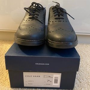 Lightweight sneakers